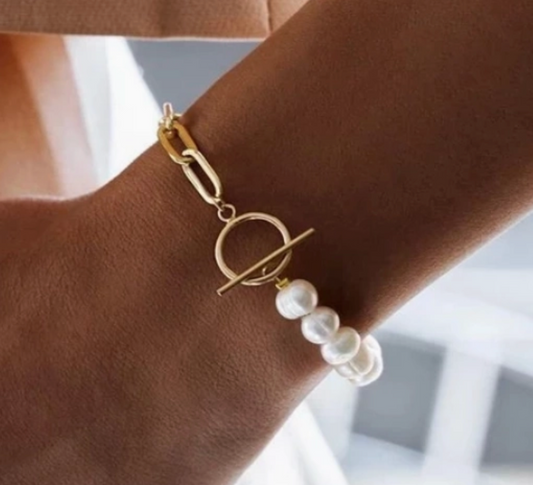 The Clara Pearl Link Bracelet